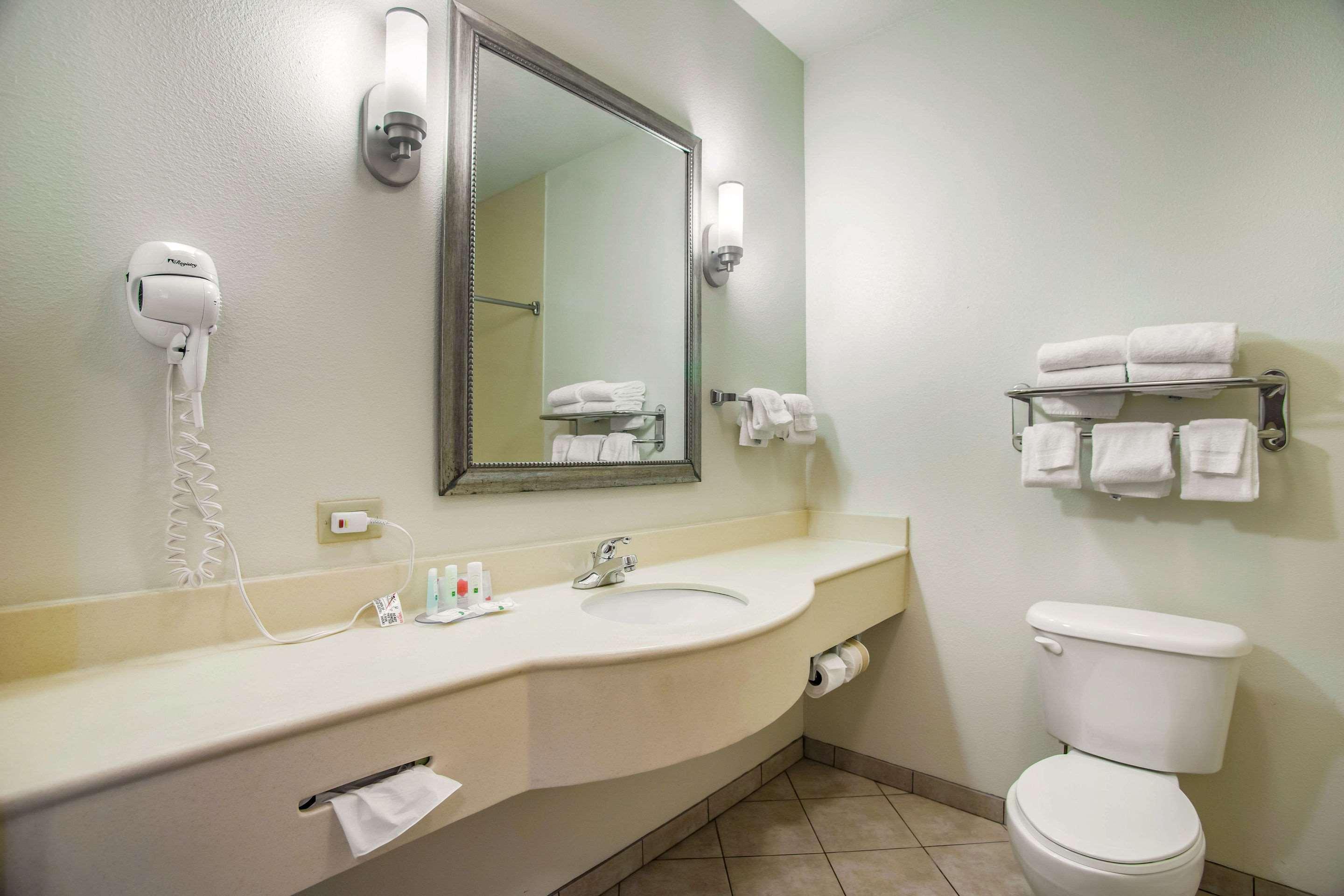 Quality Inn Parsons North Extérieur photo
